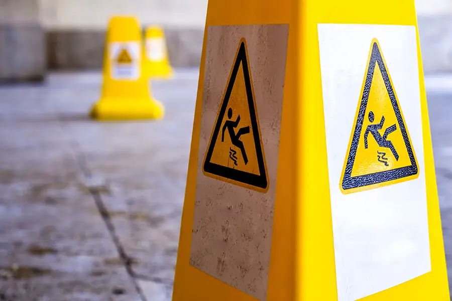 Slips, Trips and Falls Ireland: 100% online training with instant certificate from Irish Manual Handling